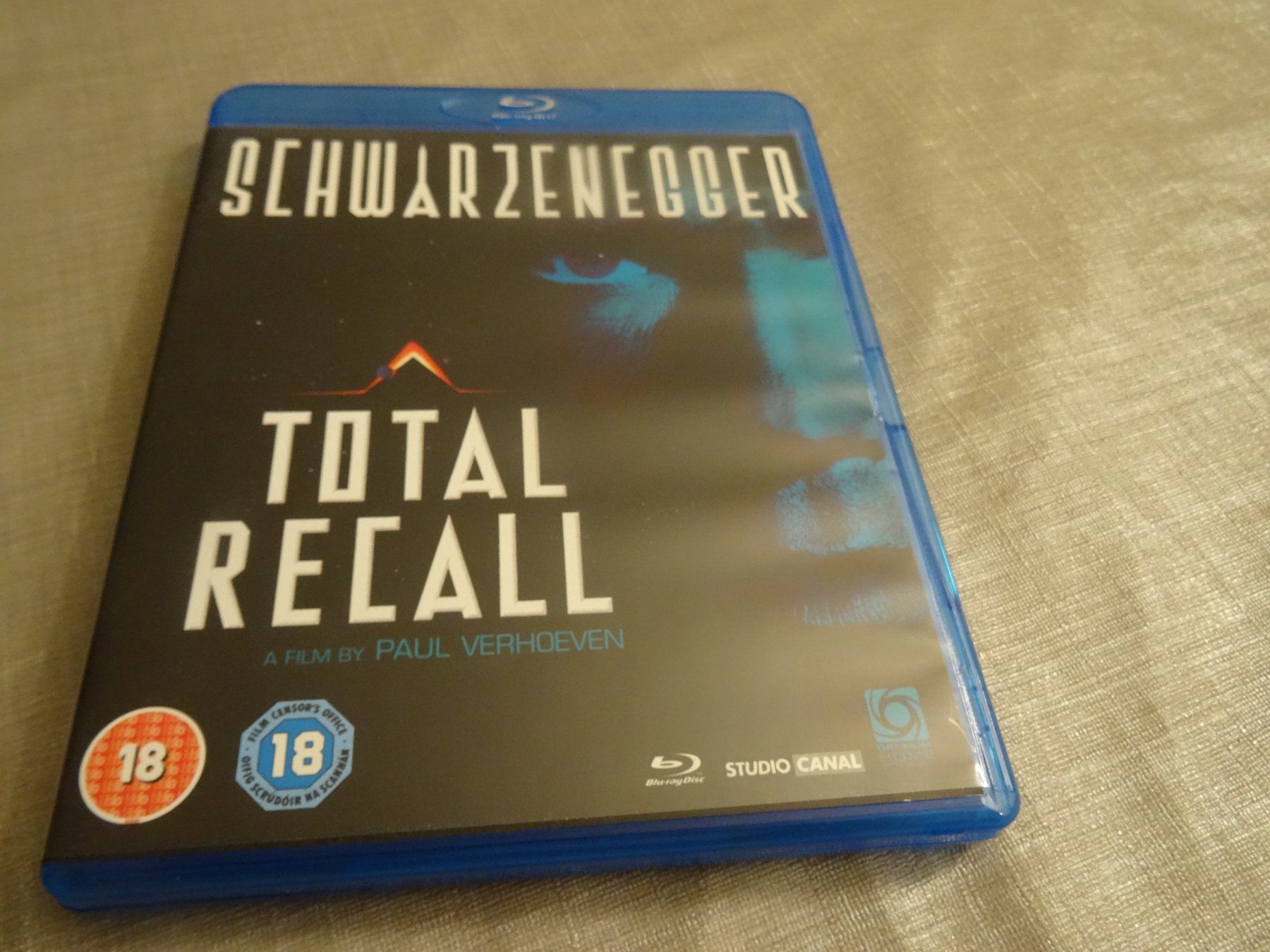 Tutti i DVDs: Total Recall - Schwarzenegger - Blu-ray UK ENGLISCH – Usato da Olten venduto da Disc-Verkauf