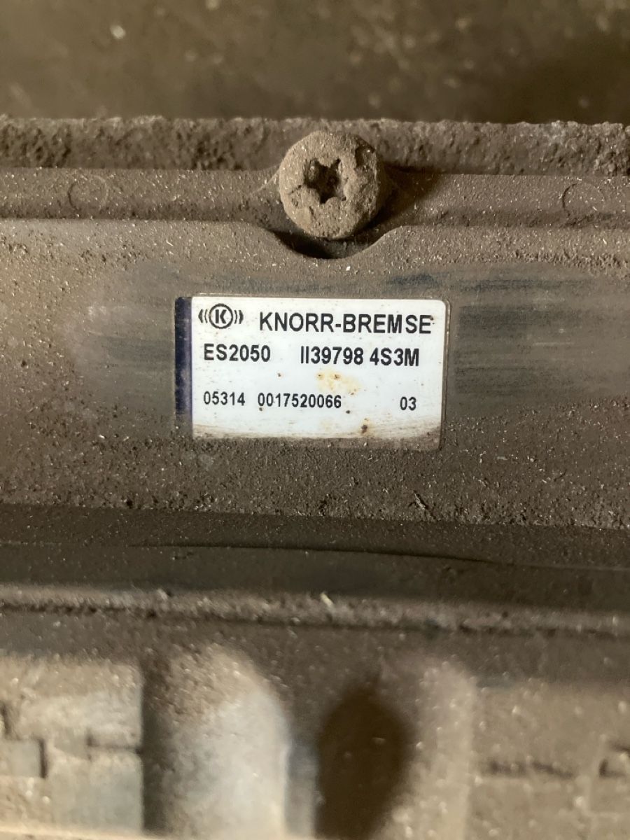Rimorchi: Lkw Anhänger Knorr EBS Modulator – Usato da Oberhallau venduto da schitli88 2
