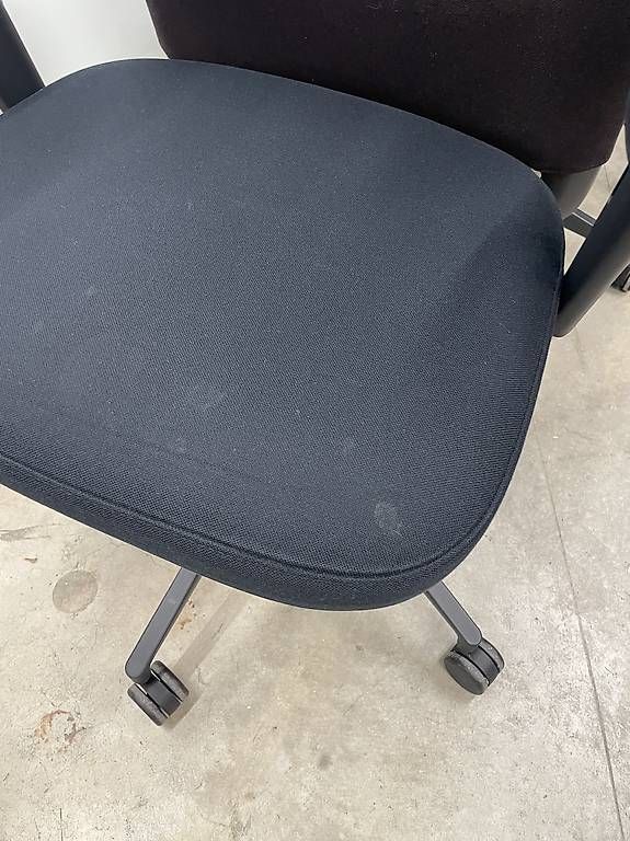 Vitra Sedie: Vitra ID Trimm Bürodrehstühle – Usato da Regensdorf venduto da OfficeExperts 1