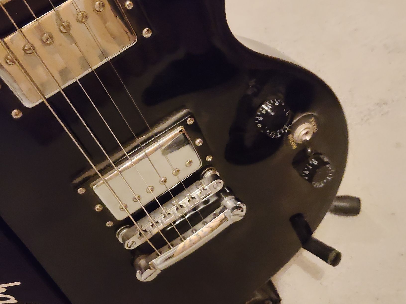 Marshall Musikinstrumente: E-Gitarren – Gebraucht aus Sursee von mxl_9cd9 1