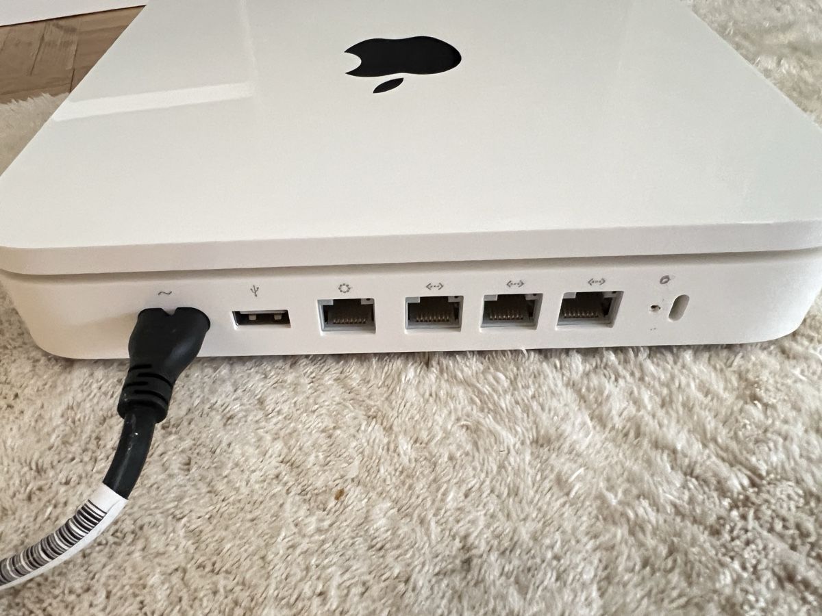 Apple Modem & Router: Apple Time Capsule 2TB A1409 – Usato da Unterengstringen venduto da Sehr1986 2