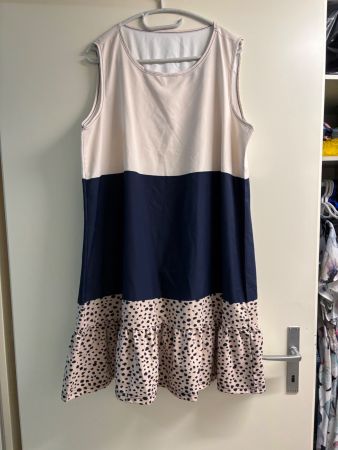 Sommerkleid Gr. M, 3-farbig, Leo-Muster, Rüschen, leicht ...