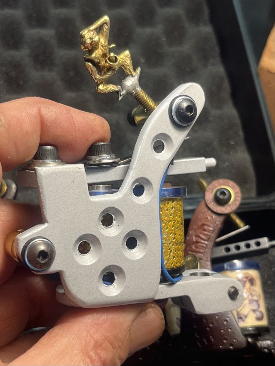 Altro per la cura del corpo: Custom Tattoo Machine - Made in Switzerland – Nuovo e nell'imballaggio originale da Obermumpf venduto da davetattoo 7