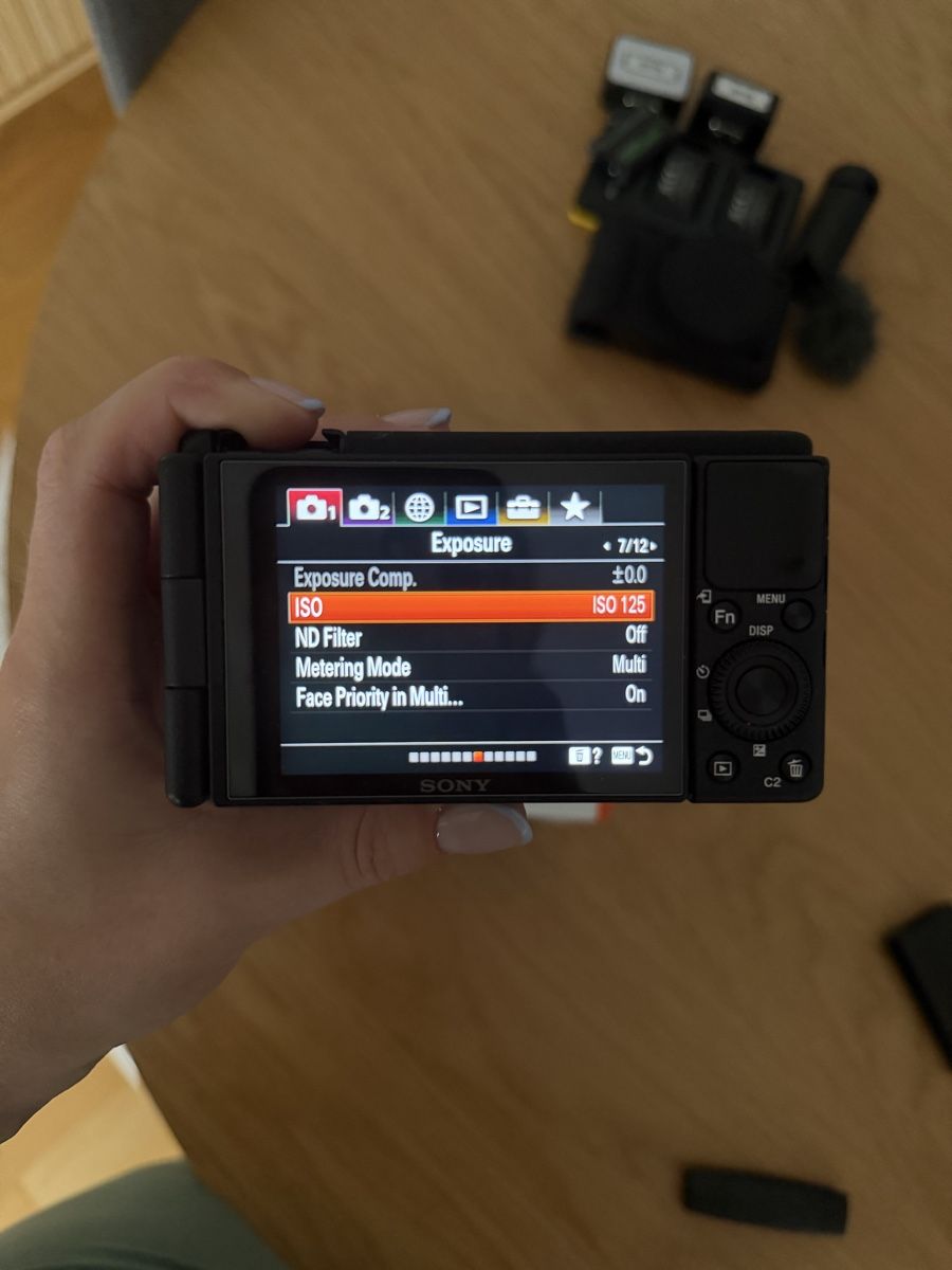 Sony Fotocamera: Sony ZV1 inkl Zubehör  – Usato da Adliswil venduto da Laur2000 1