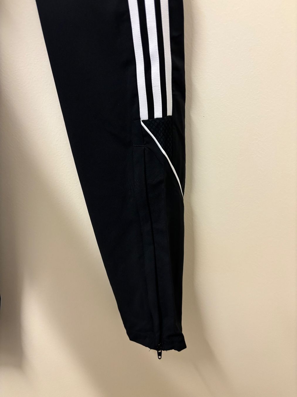 Adidas Hosen: Adidas Trainingshose – Neu und originalverpackt aus Zürich von mc_mike77 2