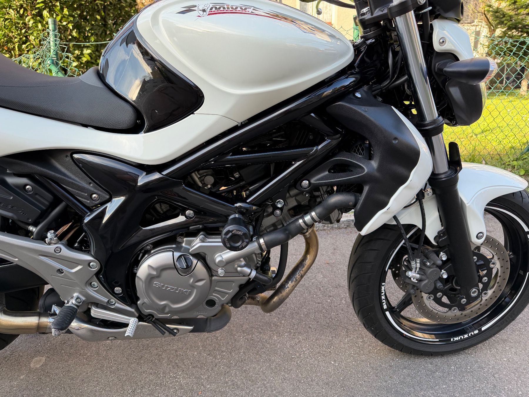Suzuki Strada: Suzuki SFV 650 A Gladius Top Zustand – Usato da Dietikon venduto da W.Doctor 2