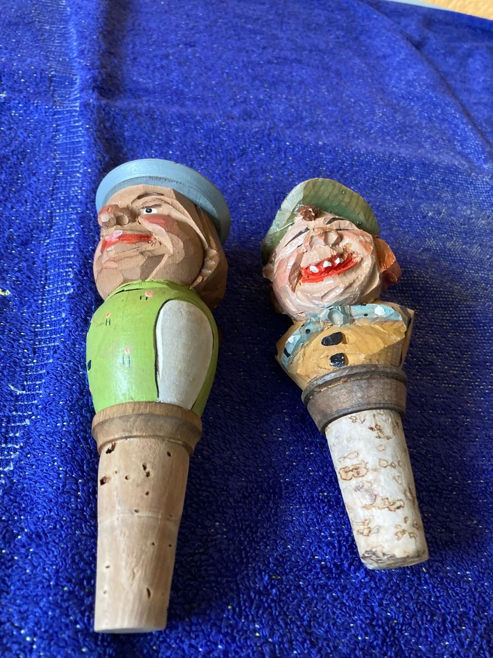 Apribottiglie & Tappi per chiusura: Kunstvolle Flaschen Zapfen – Usato da Plasselb venduto da lululuca