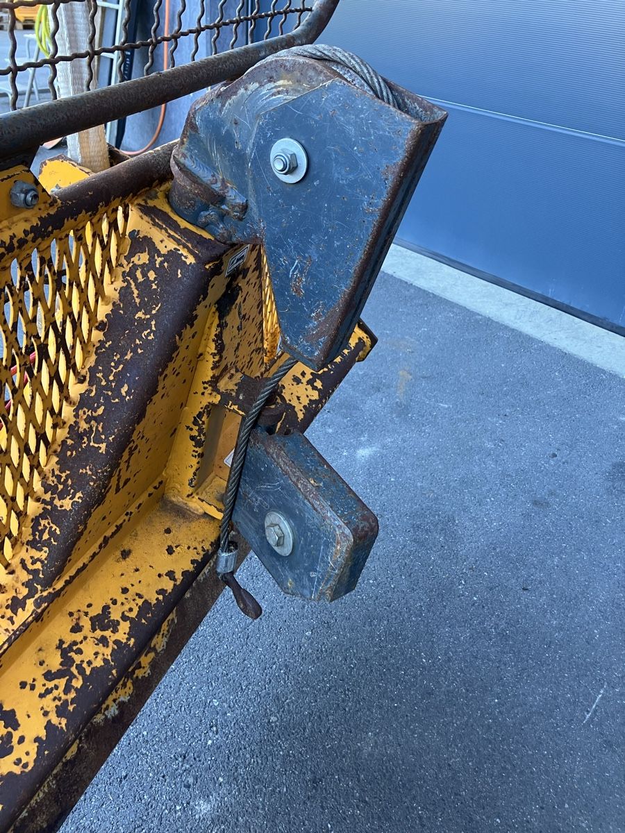 Treuils forestiers & pinces de débardage: Seilwinde für Traktor  – Défectueux à Uerkheim par Dealer-4813 2