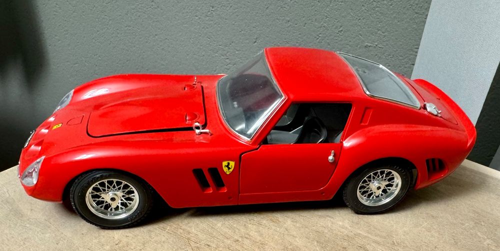 Bburago Modellauto Ferrari F1 SF1000 Toskana GP 1000 Vettel, Maßstab 1:18 Hier Online Kaufen Bei