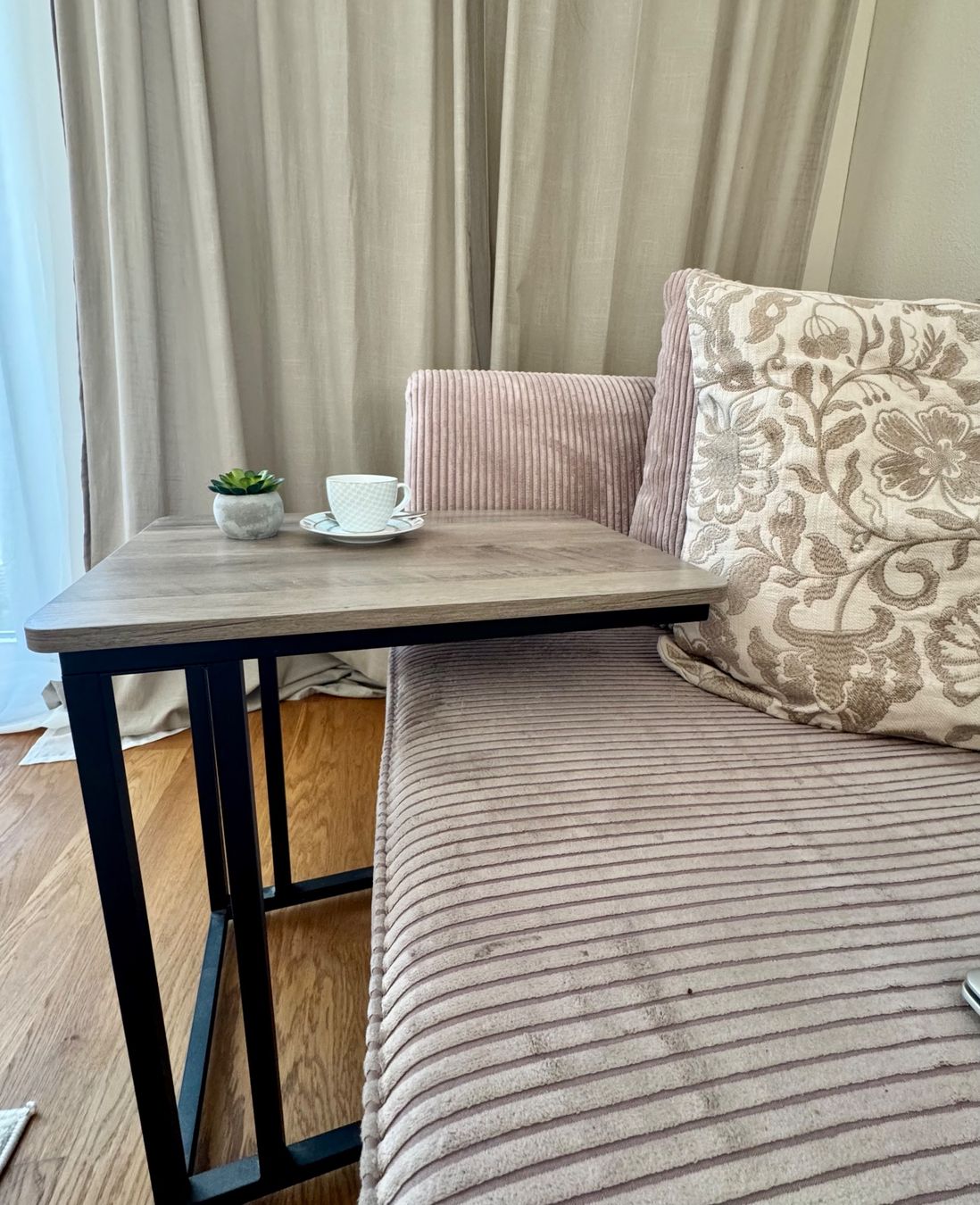 Tische: Beistelltisch – Neu (gemäss Beschreibung) aus Horgen von st2606