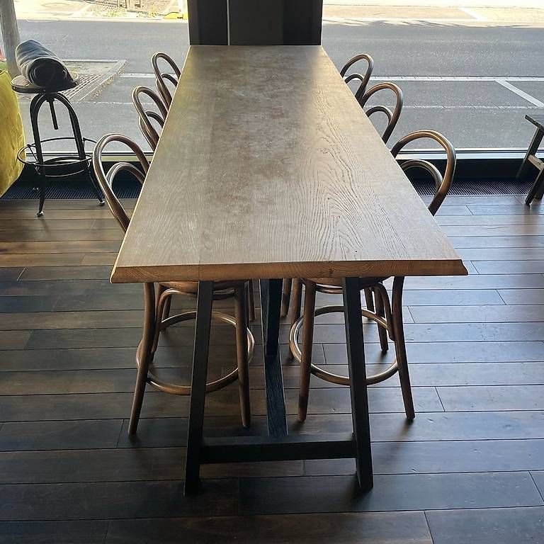 Tables: Hochtisch Holz Midi Höhe – D'occasion à Wolhusen par Gastrorampe