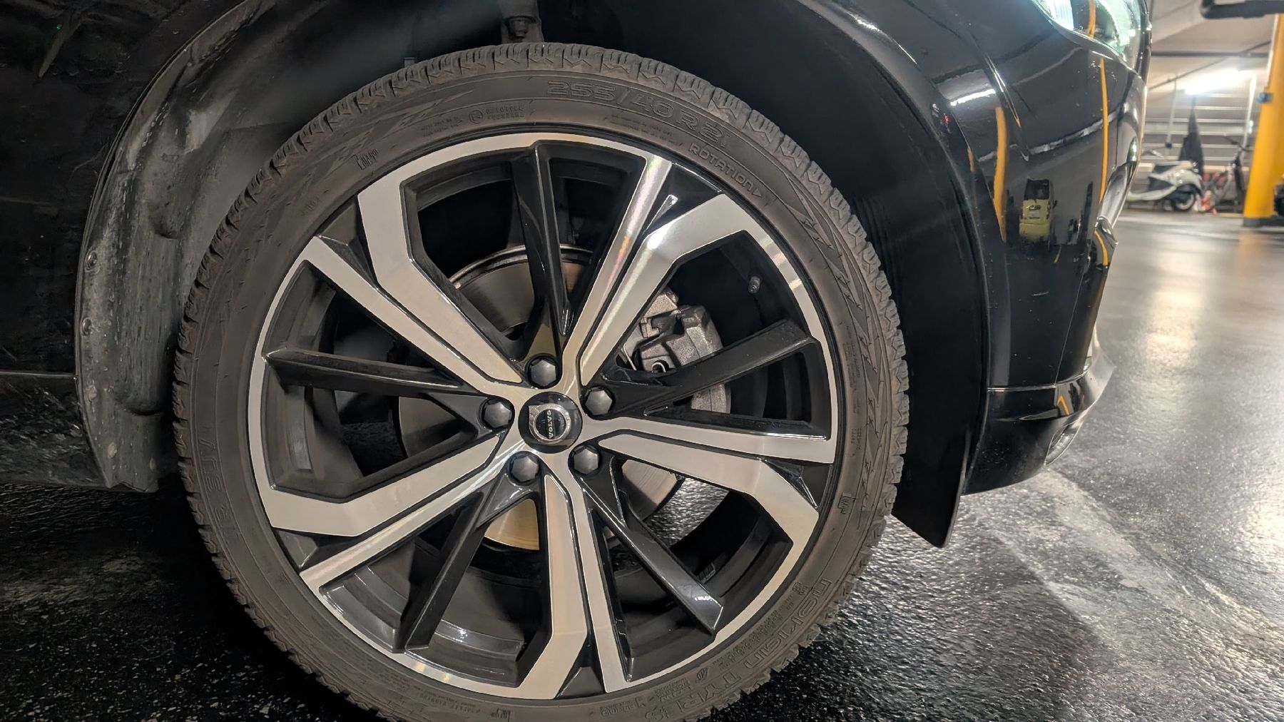 Volvo Automobili: Volvo XC60 D4 R-Design – Usato da Cham venduto da KeNon 7