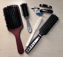 Haarbürsten und Haarspangen Set