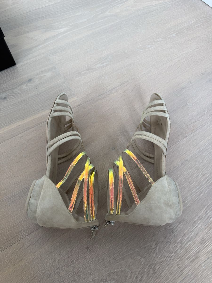 Chanel Chaussures femmes: Chanel Suede Leather Sandals Size 37.5 – D'occasion à Zug par Beolingus22 3