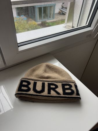 Burberry Cashmere Beanie, Camel/ Logo