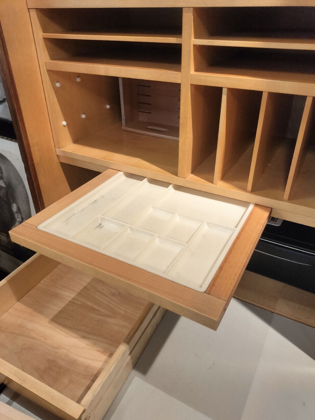 Scrivanie: mid century Teak secretary – Usato da Zwingen venduto da inf_2blh 8