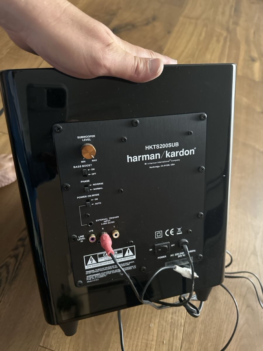 Harman-Kardon Casse acustiche: Harman Kardon Subwoofer schwarz gebraucht – Usato da Unterägeri venduto da Mercedes-Benz2012 1