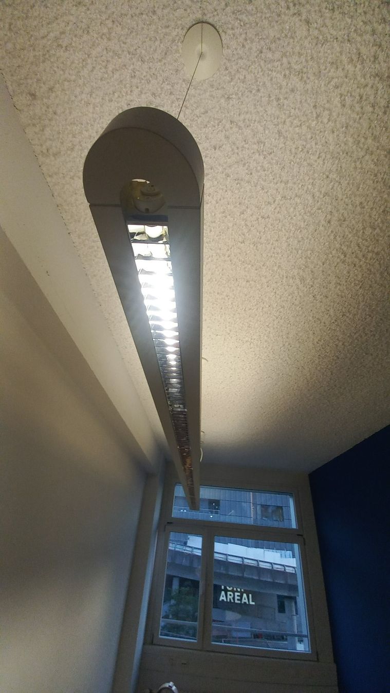 Lustres & lampes de plafonds: Linear weisse Hängelampe – D'occasion à Zürich par ver_5cjl 1