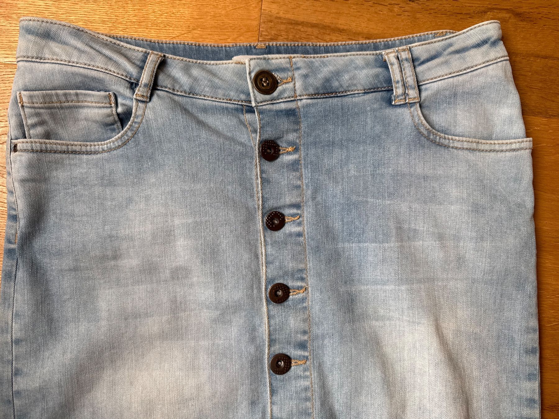 Manor Gonne: jeans jupe – Usato da gurzelen venduto da malu04 1