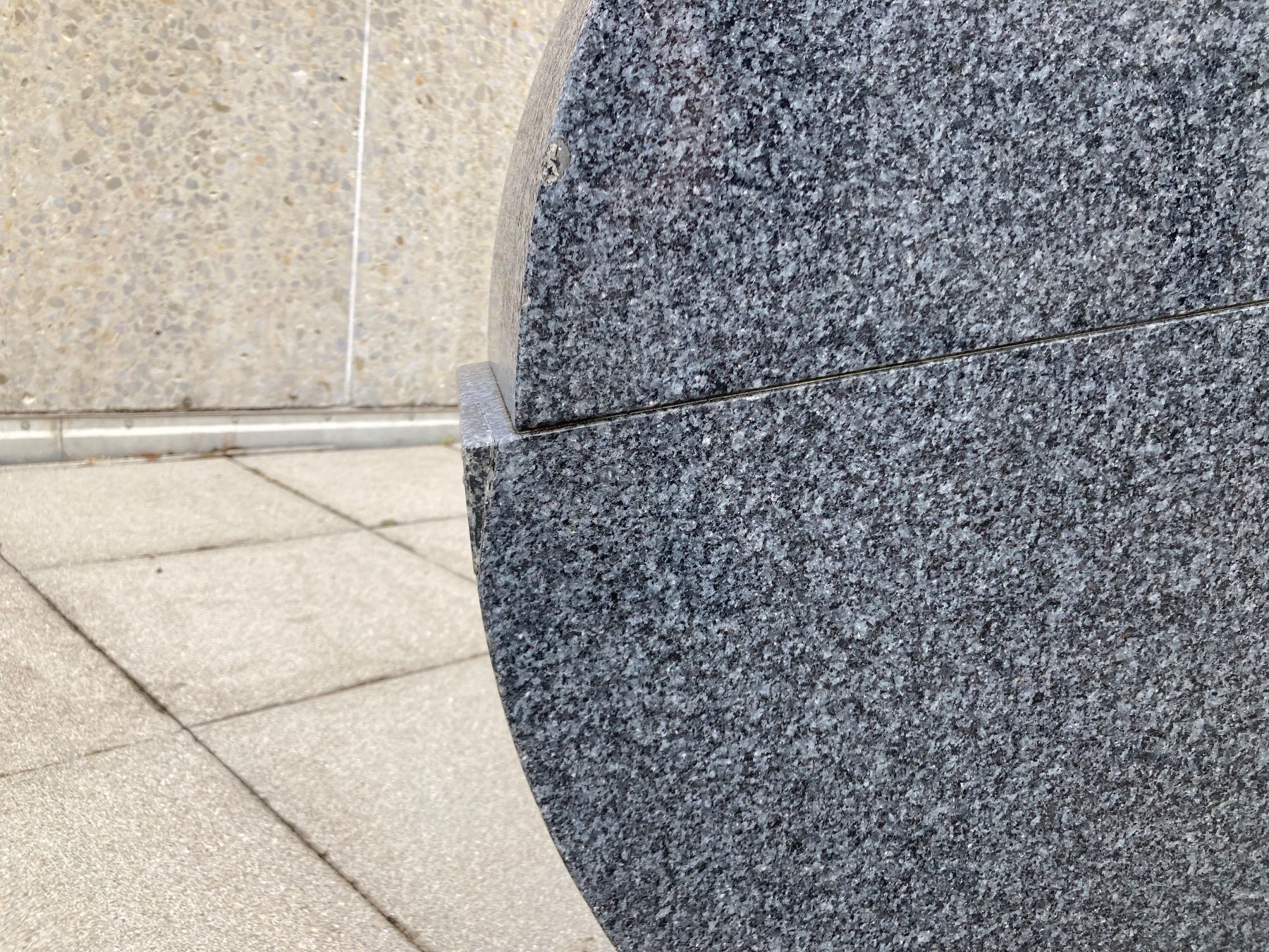 Sculture & Statue: Gottfried HONEGGER Skulptur Granit, D 90cm, 1991 – Usato da Chur venduto da Spuntz1 3