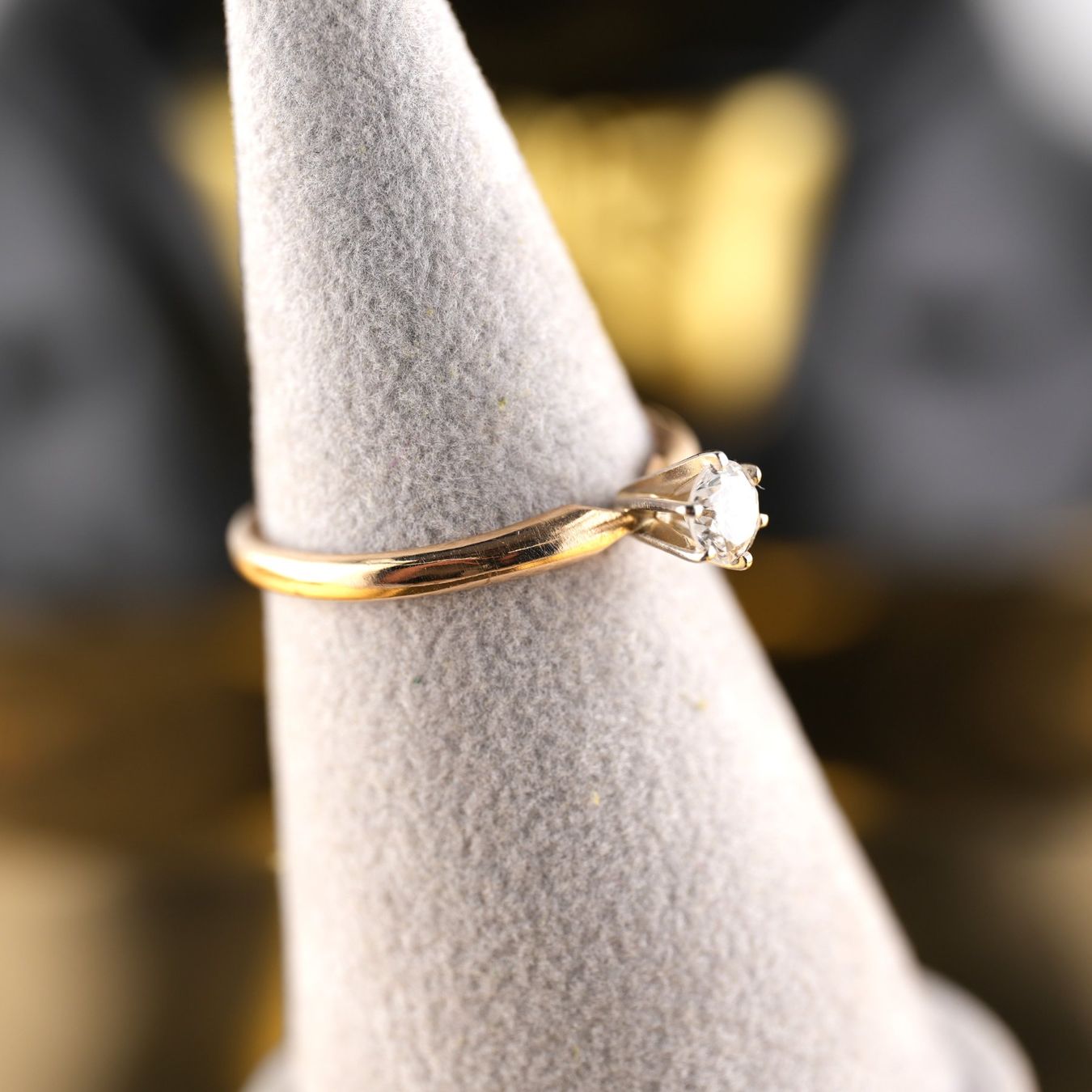 Ringe: Solitärring 18K mit Diamant ca. 0,35ct – Gebraucht aus Basel von Vip24 1