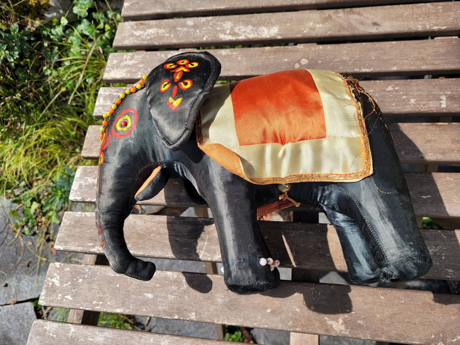 Alle Dekorationen: Asiatischer Deko-Elefant, Stofftier, Vintage – Gebraucht aus Binningen von franzfritz 4