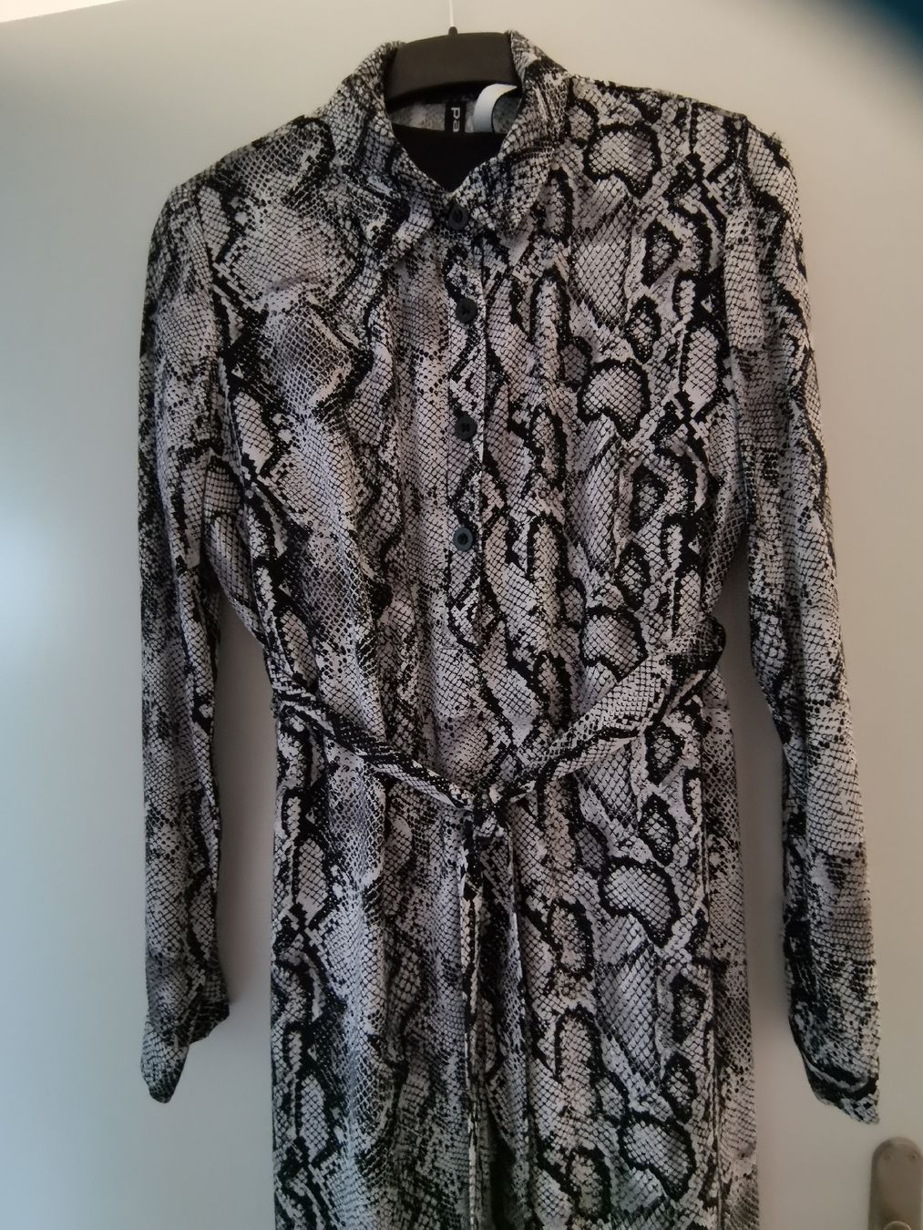 Vestiti: Kleid gr. 36 – Usato da Bronschhofen venduto da Katrusja 1