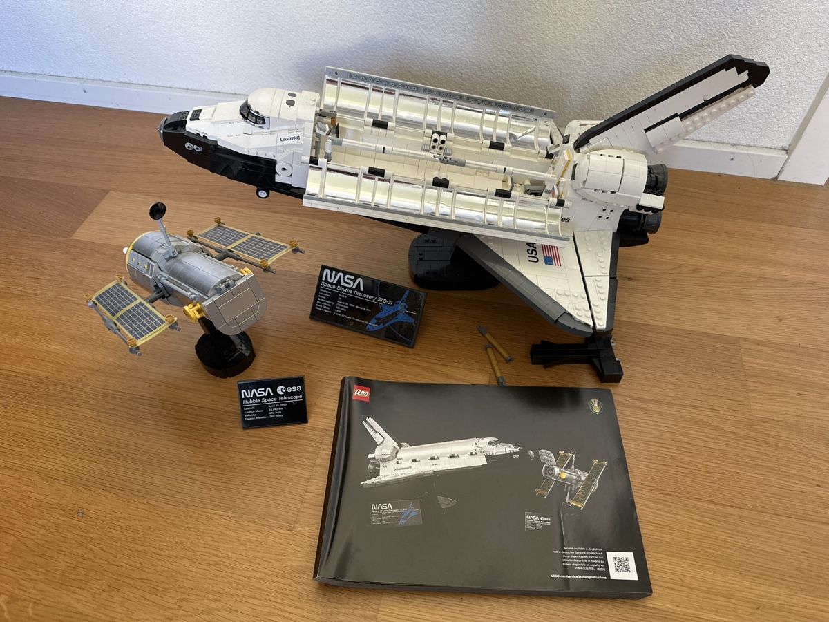 Lego Kit di costruzioni: LEGO Space Shuttle Discovery 10283 – Usato da Zuerich venduto da Elduende