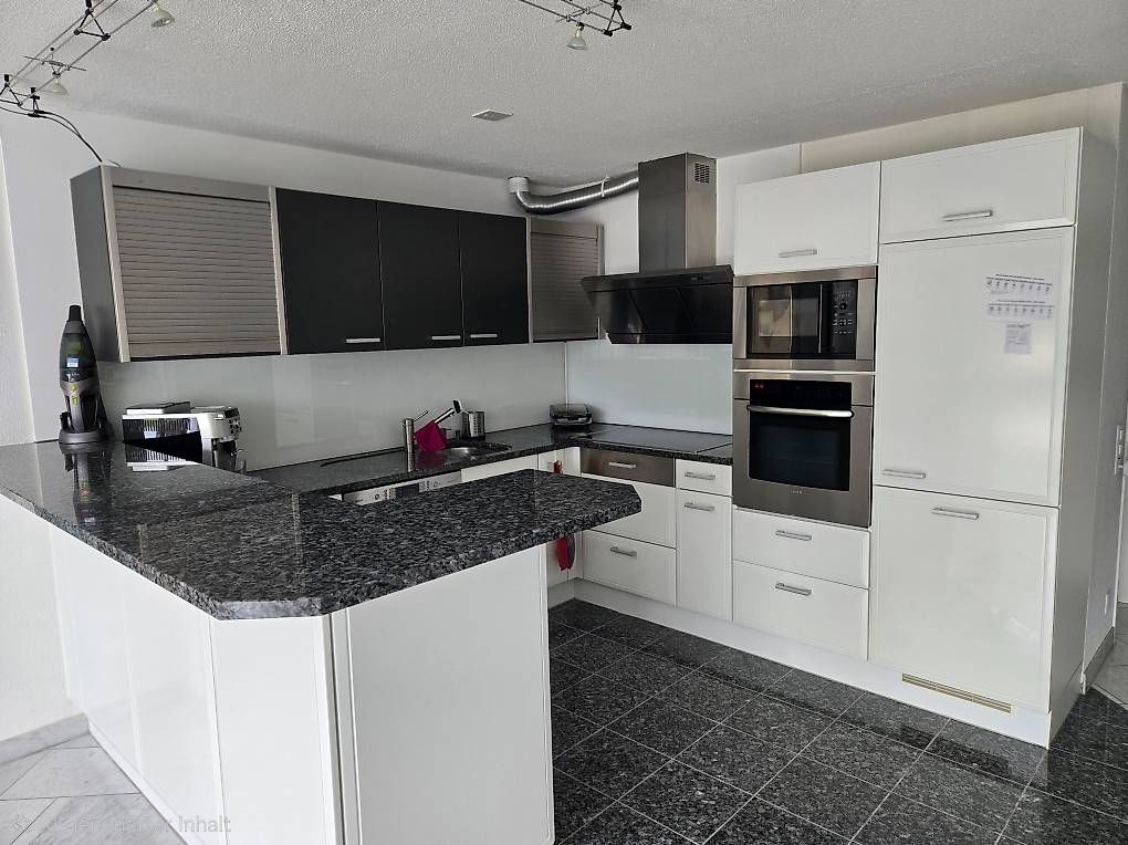 Cucine complete: Komplette Küche inkl. aller Einbaugeräte – Usato da Bonstetten venduto da Ninaj2008