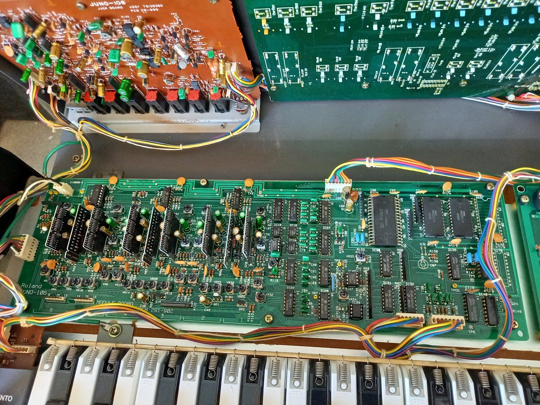 Roland Instruments de musique: Juno 106 in Top Zustand – D'occasion à Luzern par garlicia 6
