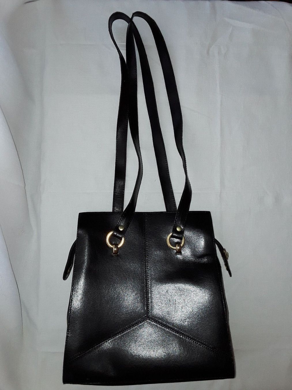 Taschen für Damen: Ledertasche – Gebraucht aus Basel von dept