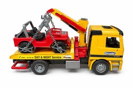 Bruder Mercedes-Benz Abschlepp-LKW mit Jeep  gebraucht
