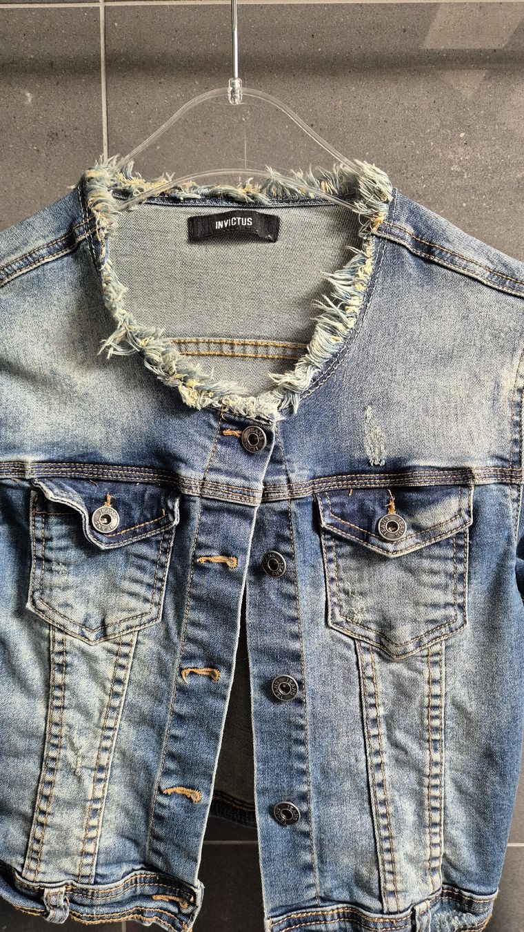 Giacche: Veste en jeans Invictus – Usato da Gland venduto da ozl_y9tq 2