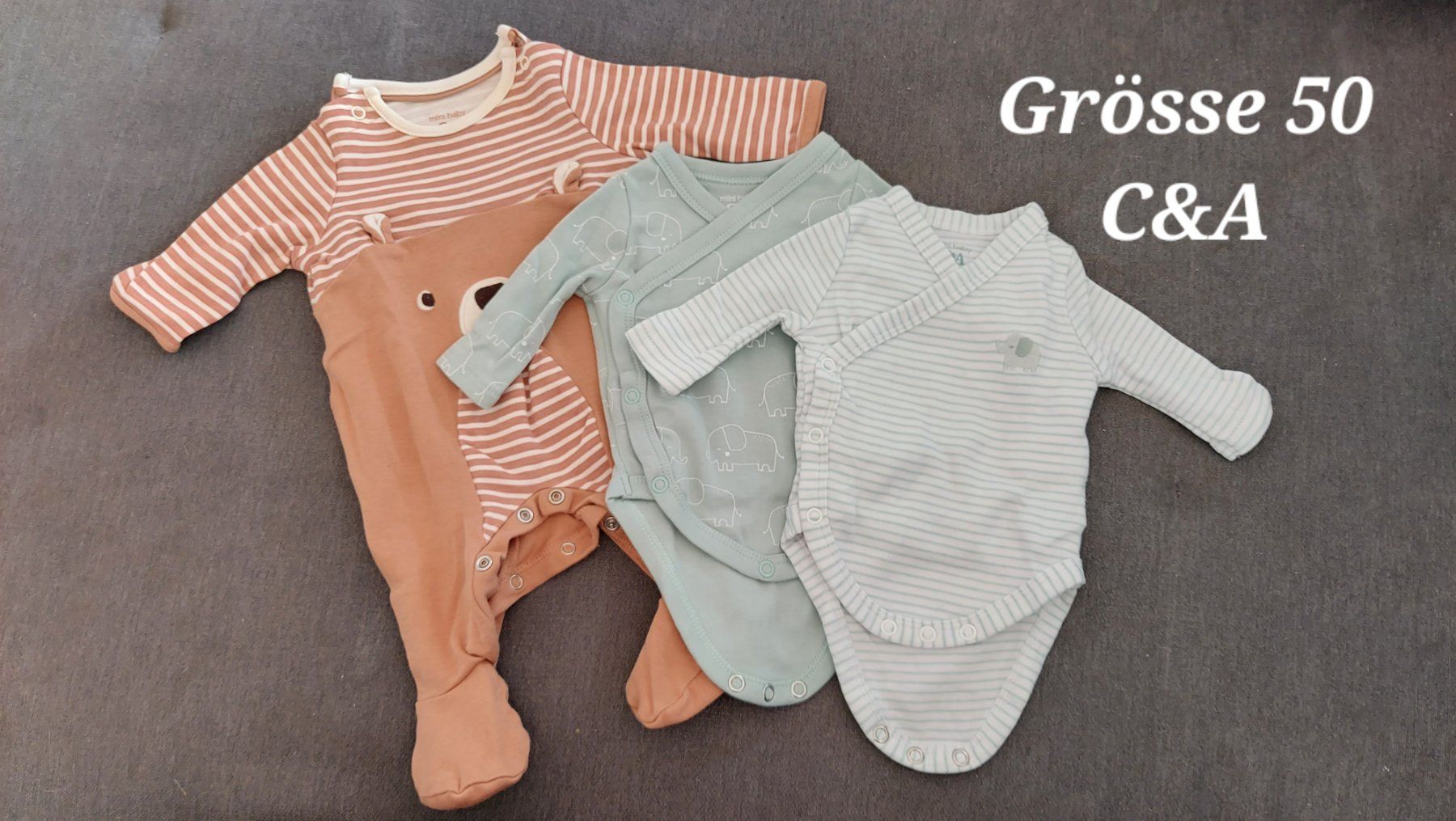 C&A Lotti & Set di vestiti: 2 Bodys und 1 Strampler – Usato da Anglikon venduto da Yari05
