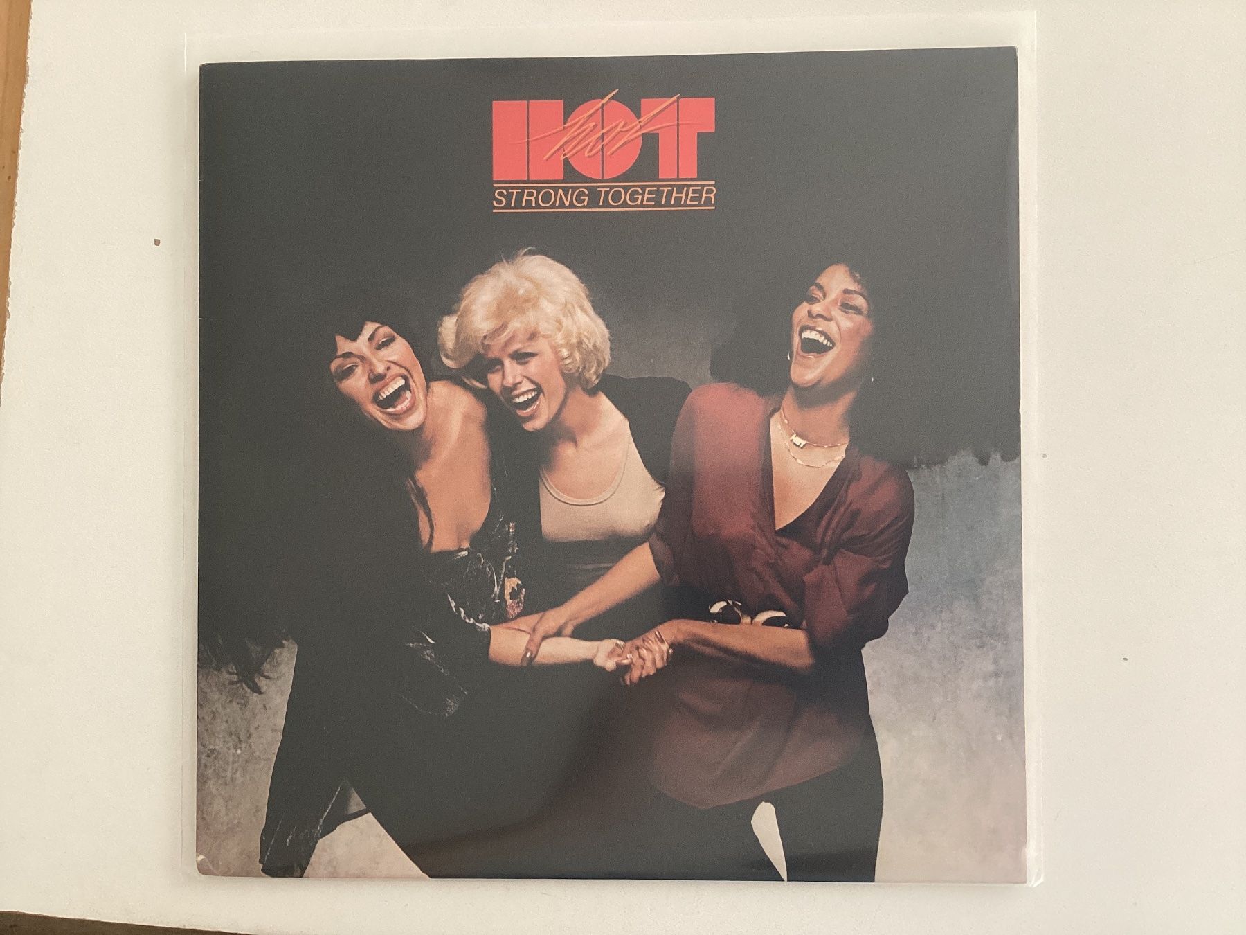Dischi in vinile: Hot LP - Strong Together – Usato da Gutenswil venduto da Hamzian