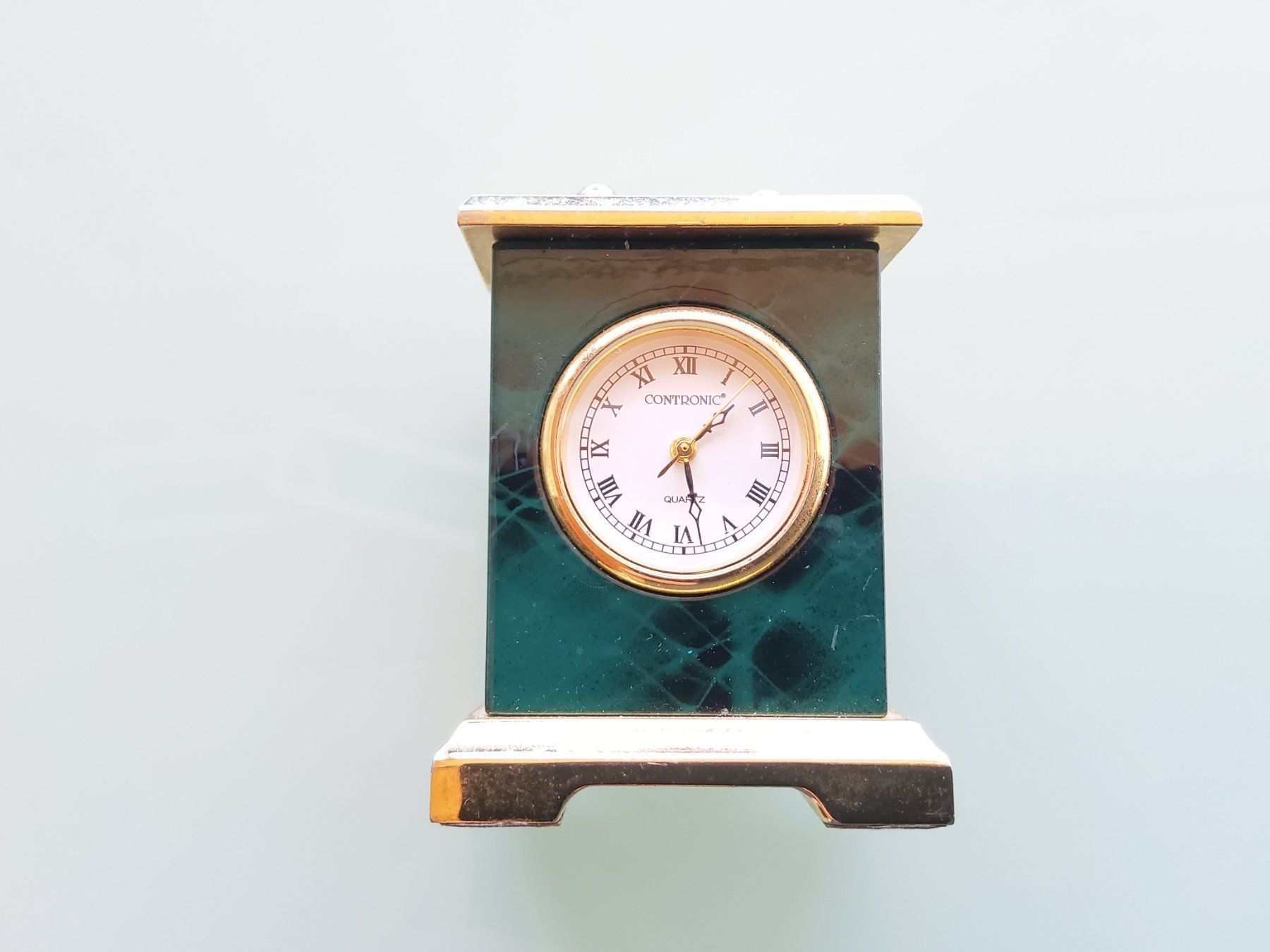Orologi da terra & Orologi da parete: Petite pendulette de table à quartz – Difettoso da Thun venduto da inuyasha93 1