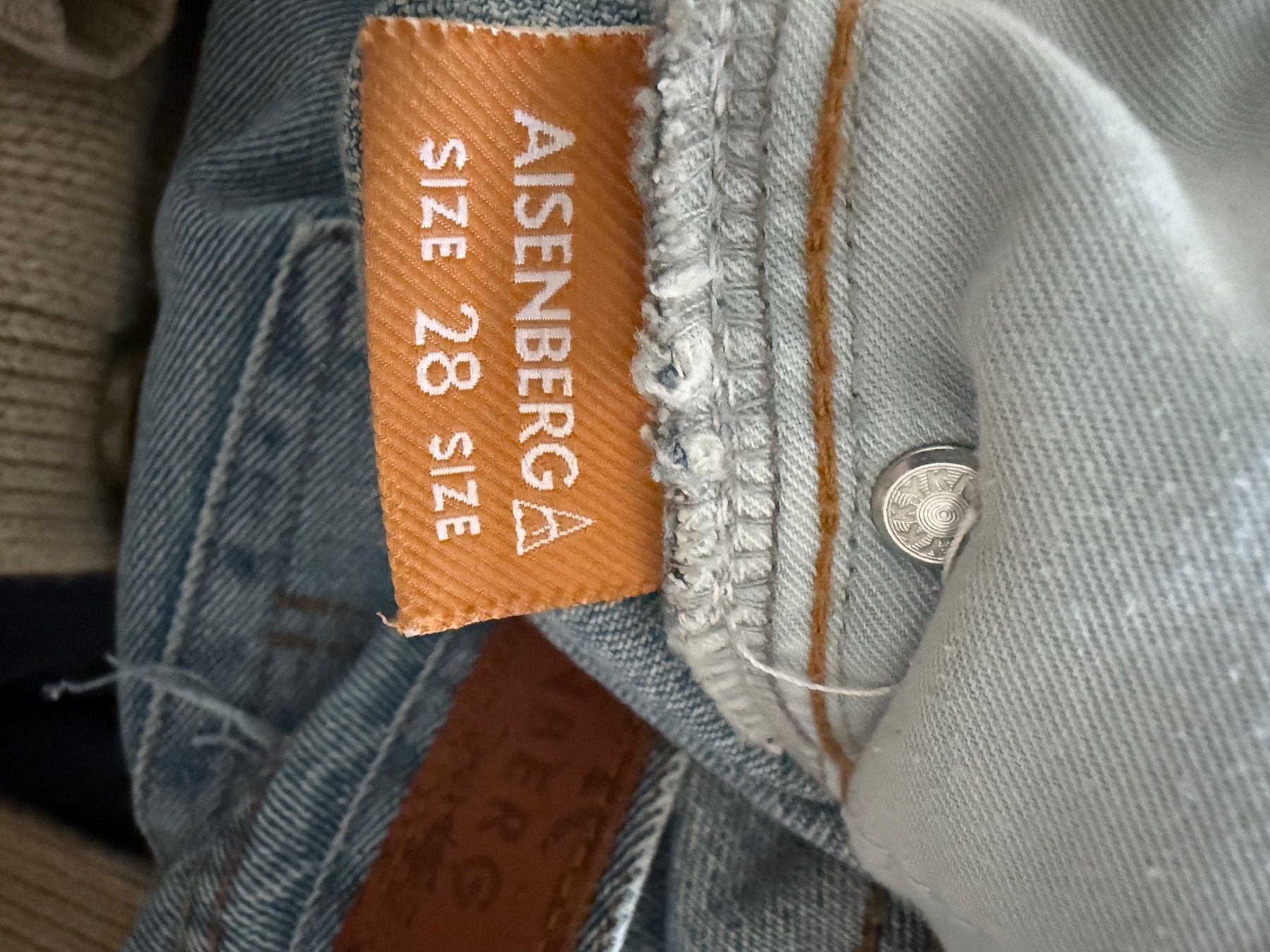 Jeans: Jeans Grosse 28 – Gebraucht aus Küsnacht ZH von nat_m97w 2