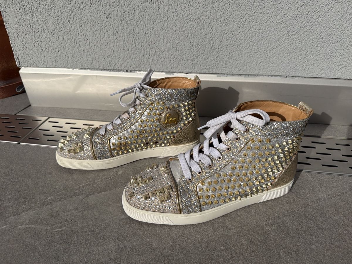 Christian Louboutin Scarpe da uomo: Louboutin Sneakers gold – Usato da Wolfwil venduto da Rolex1 2