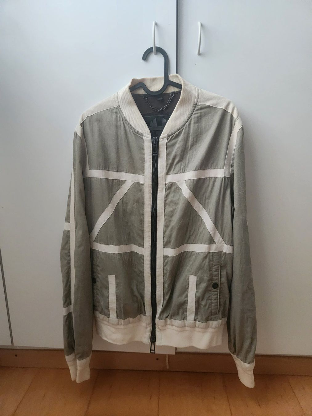 Belstaff Jacken: Bomberjacke von belstaff – Gebraucht aus Ennetbaden von ale_syz8