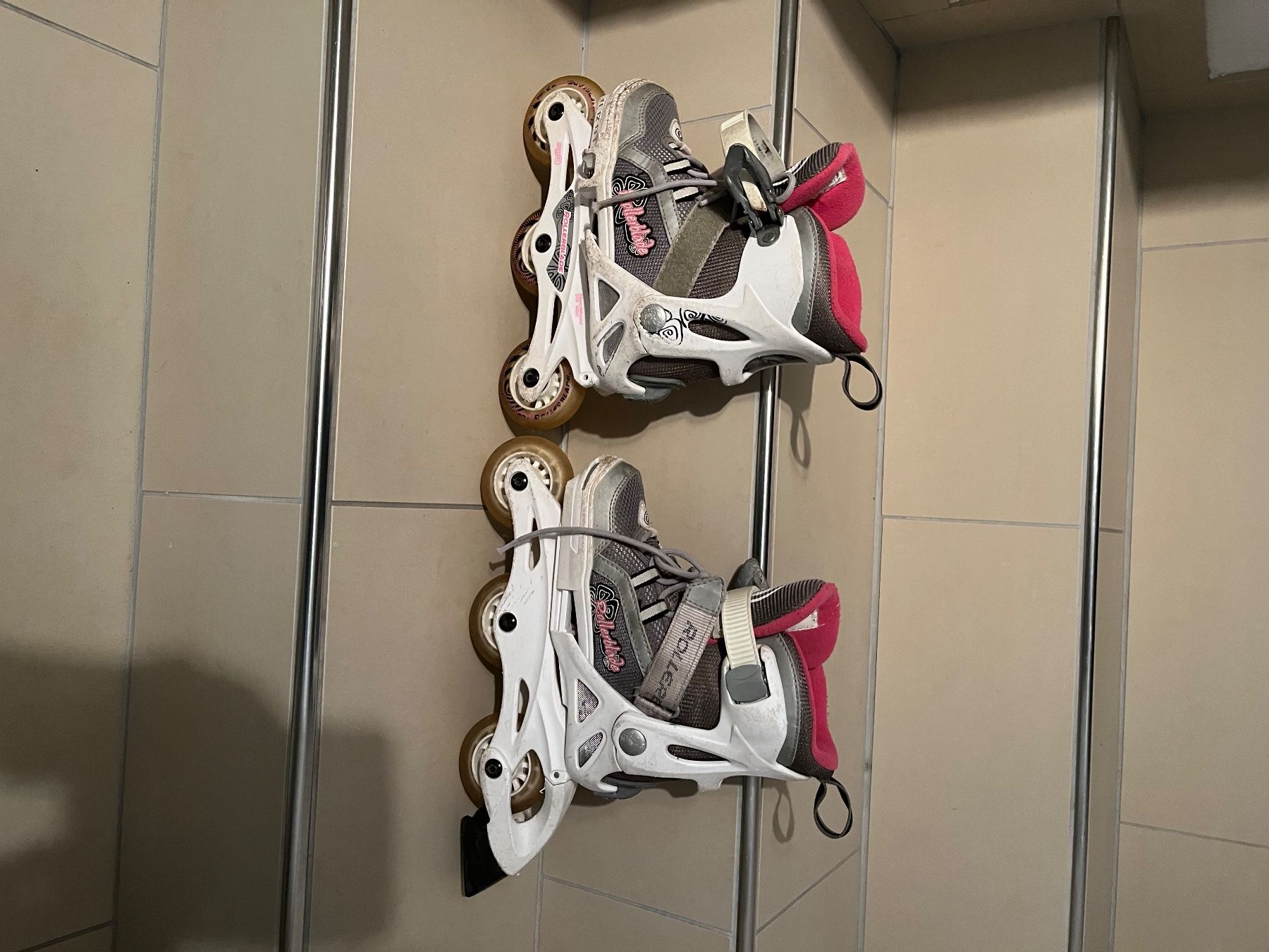 Pattini in linea & Pattini a rotelle: Rollerblade Grösse 28-32 – Usato da schönenwerd venduto da klupci