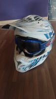 Motocrosshelm mit Brille