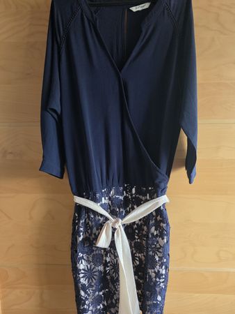 Jus d'Orange Kleid dunkelblau Spitzenmuster neuwertig 