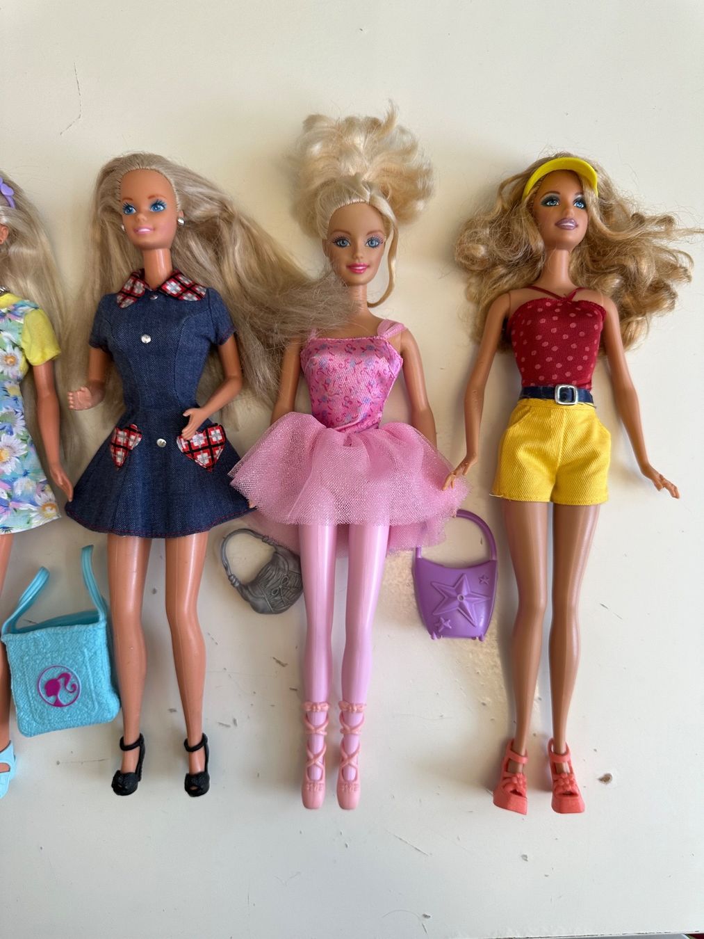 Puppen: Vintage Barbies Set – Gebraucht aus Zürich von  3