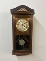 alter Regulator Holzgehäuse mit Pendel funktioniert