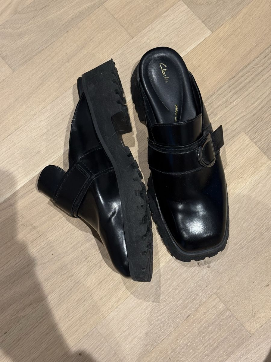 Clarks Scarpe da uomo: Clarks black leather platform mules Size 41 – Usato da Zürich venduto da ada_frolova 3