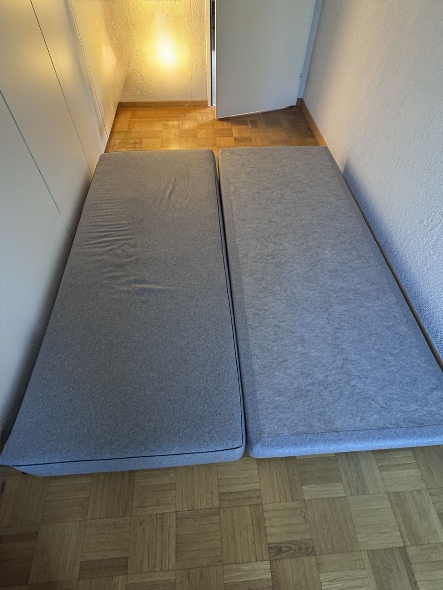 Lits: Bettsofa grau - Top-Zustand mit Lattenrost – D'occasion à Zürich par Pagan007 2