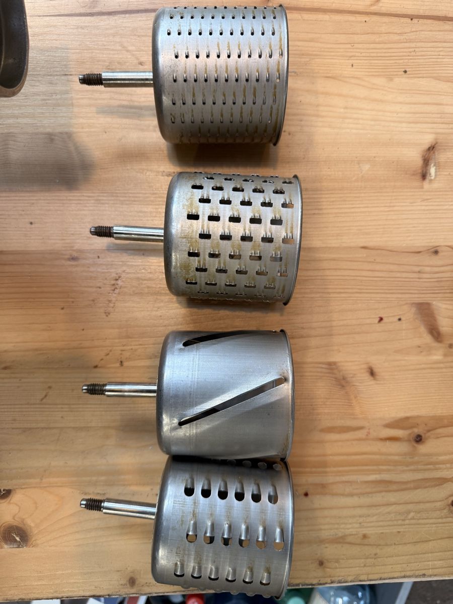 Zyliss Elettrodomestici da cucina: Zyliss Raffel mit 4 Einsätzen – Usato da Wildegg venduto da KramerBeni 4