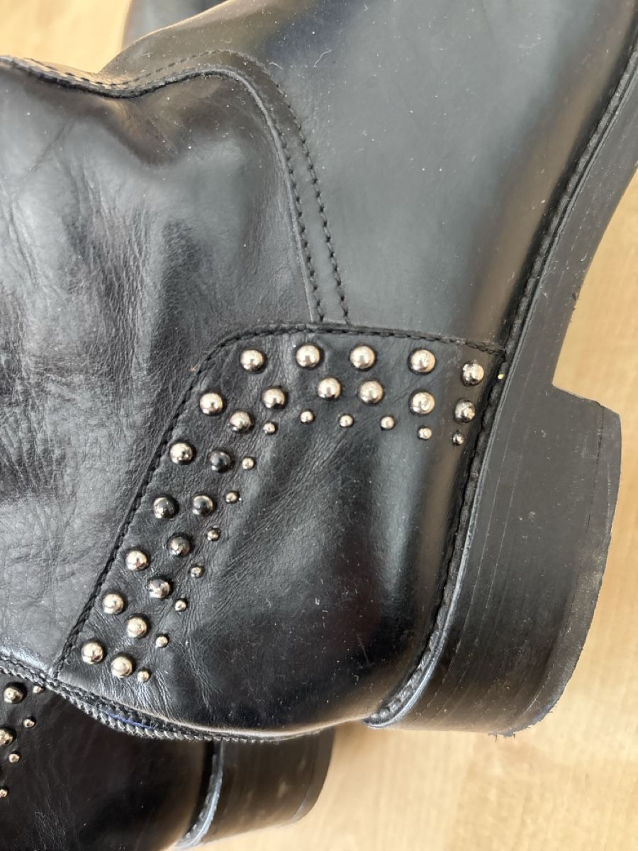 Damenschuhe: Real Rubber Schuhe  mit Nieten, Grösse 36.5 – Gebraucht aus langenthal von rundholz7 3
