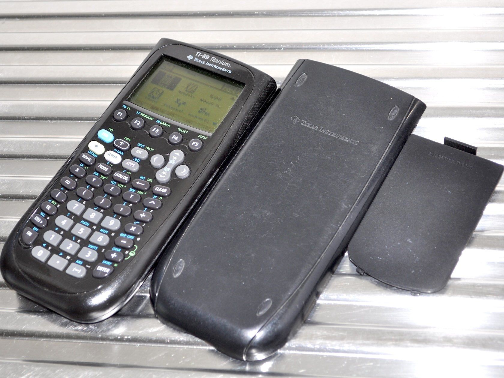 Texas Instruments Calcolatrici tascabili: Texas Instruments TI-89 Titanium, technischer Rechner, BASIC – Usato da Emmen venduto da renerich 2