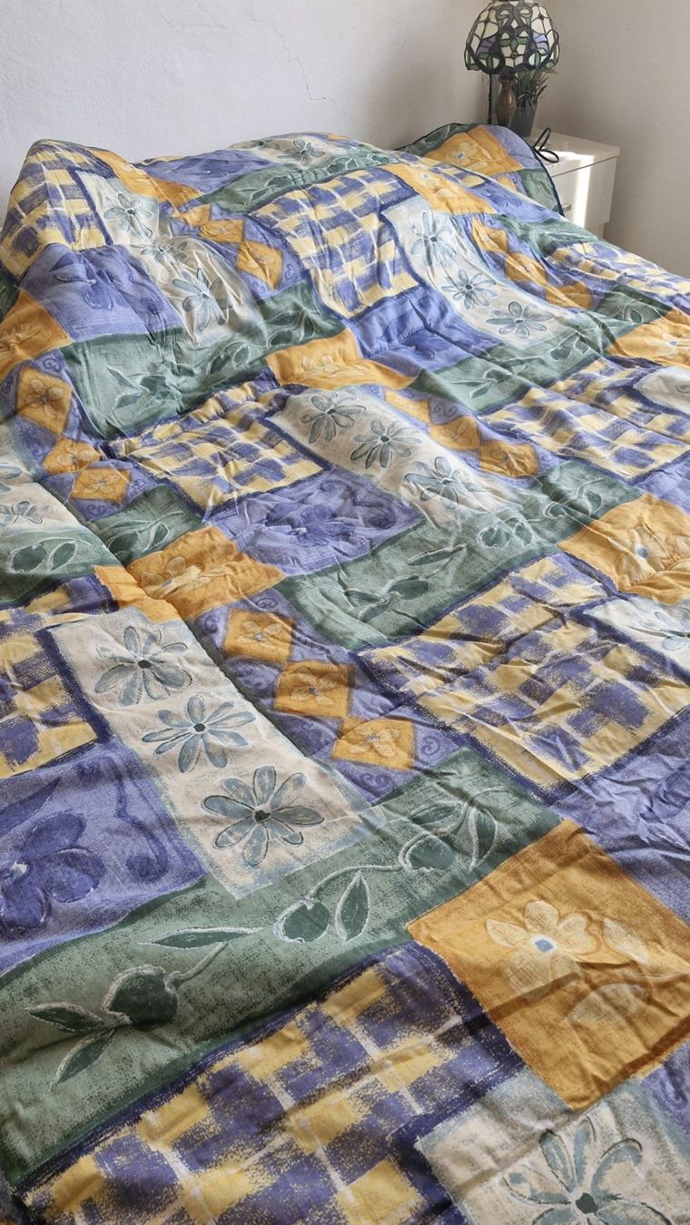 Coperte: Wende- Tagesdecke – Usato da Frauenfeld venduto da Steiner0412 2